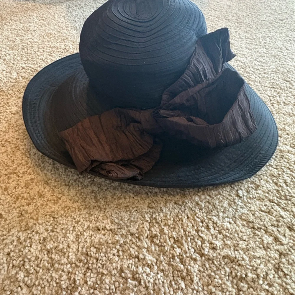 Elegant Black Hat with Brown Ribbon - Picture 1 of 2